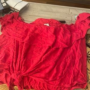 Super cute pink off the shoulder crop top with front tie